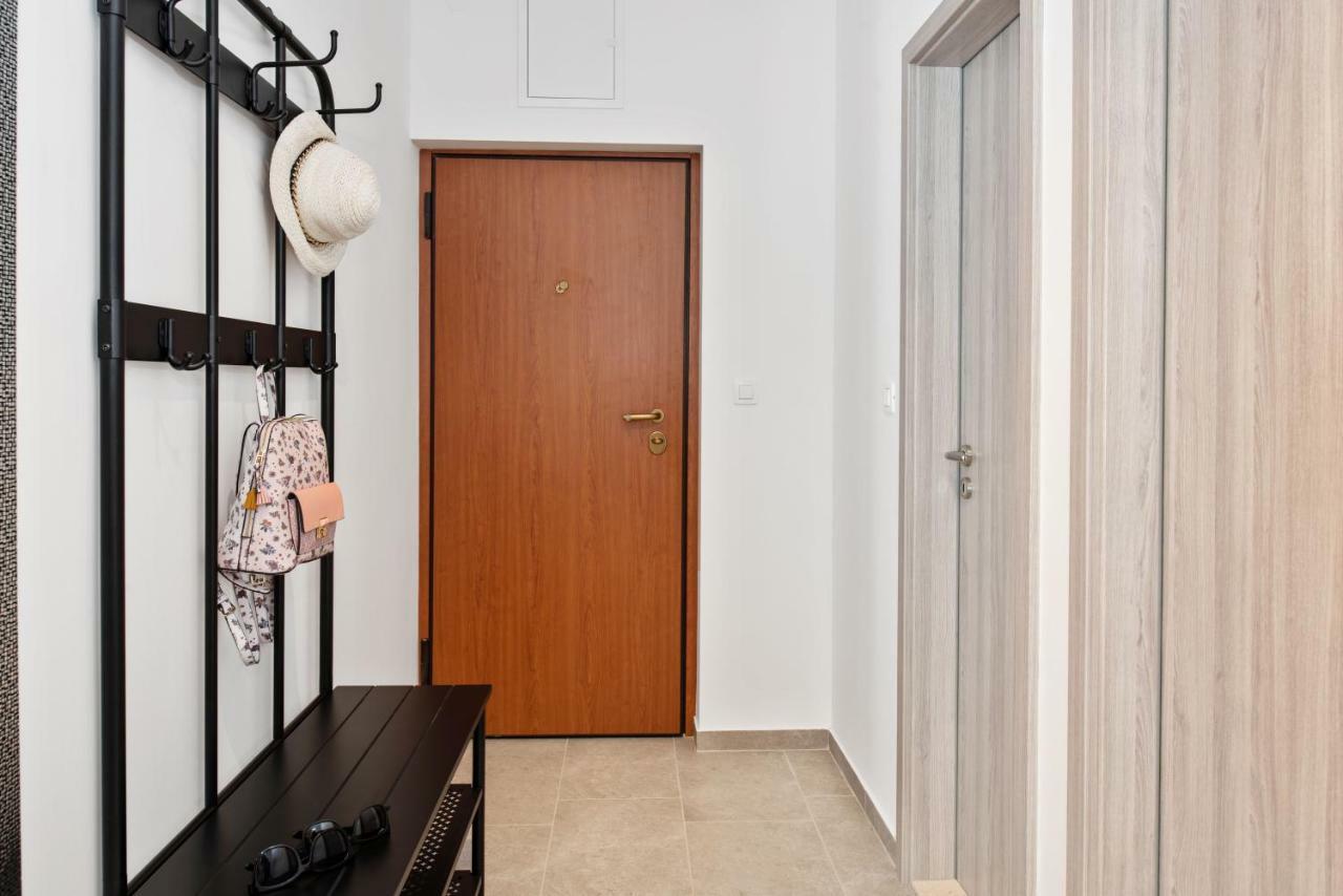Comfortable 3-bedroom With Balcony And Fast Wi-fi - 10 Minutes From Old Town * Split